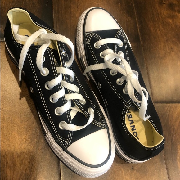 CONVERSE CHUCK TAYLOR ALL STAR LOW TOP SNEAKER NWOT - Picture 15 of 16